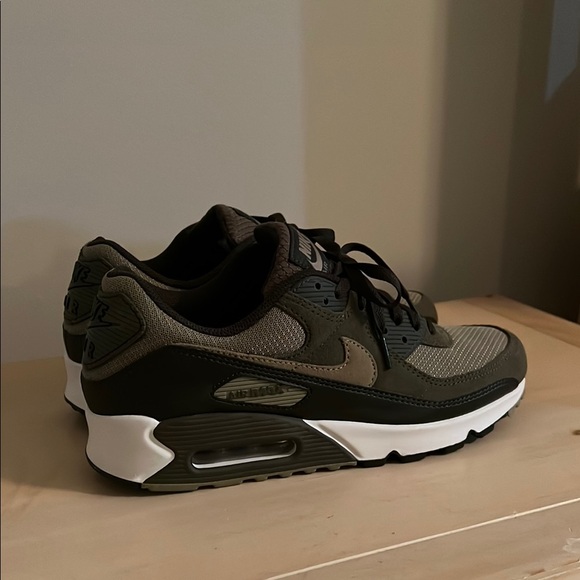 Nike Air Max 90
Ballistic Neutral Olive - Picture 3 of 8